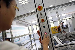 智造未来 国内首个工业4.0智能工厂实验室的崛起与机器人革命